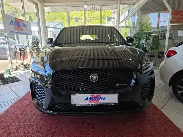 Second-hand Jaguar E-Pace R-Dynamic 241 CP (177 kW) 2020 Negru SUV