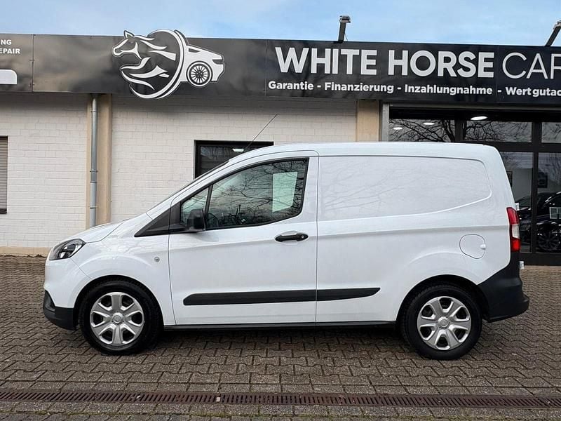 Usado Ford Transit Trend 75 HP (55 kW) 2023 Branco Monovolume