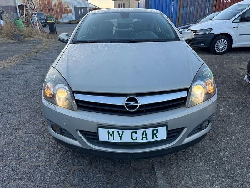 Gebraucht Opel Astra GTC Cosmo 125 PS (91 kW) 2005 Grau Limousine