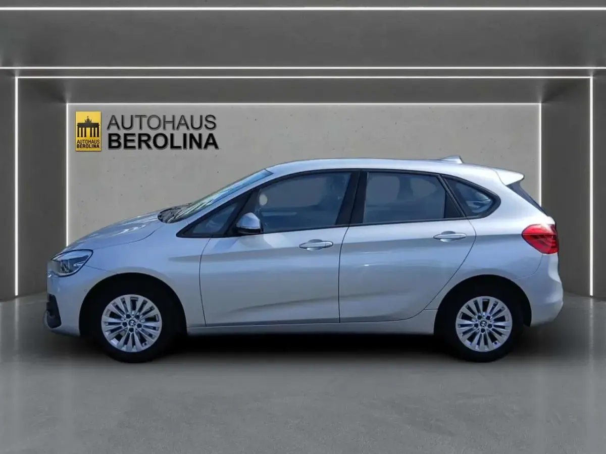 Gebraucht BMW 218 Active Tourer Advantage 150 PS (110 kW) 2019 Silber Van / Kleinbus