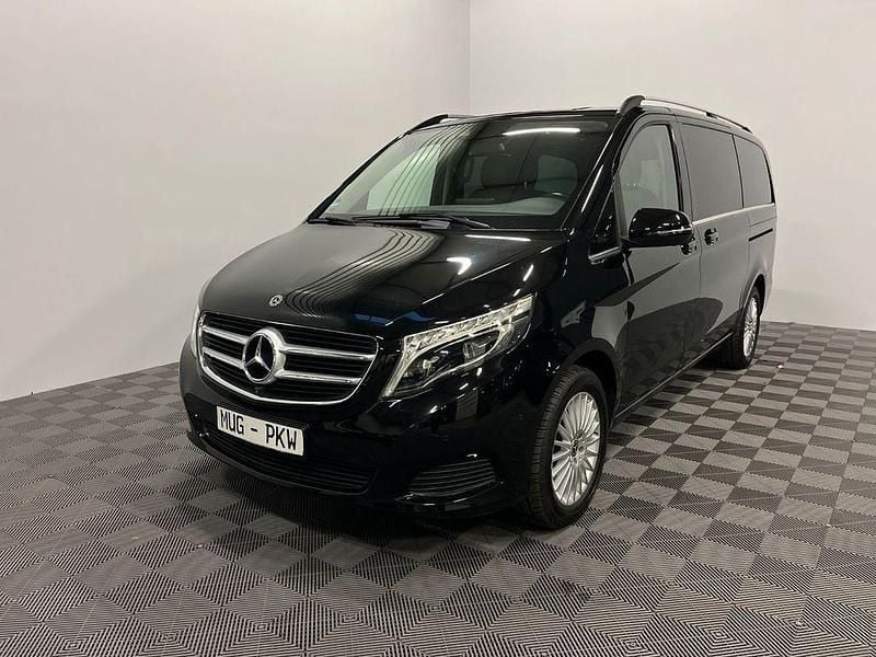 Gebraucht Mercedes V250 Avantgarde Edition 190 PS (139 kW) 2019 Obsidianschwarz Van / Kleinbus