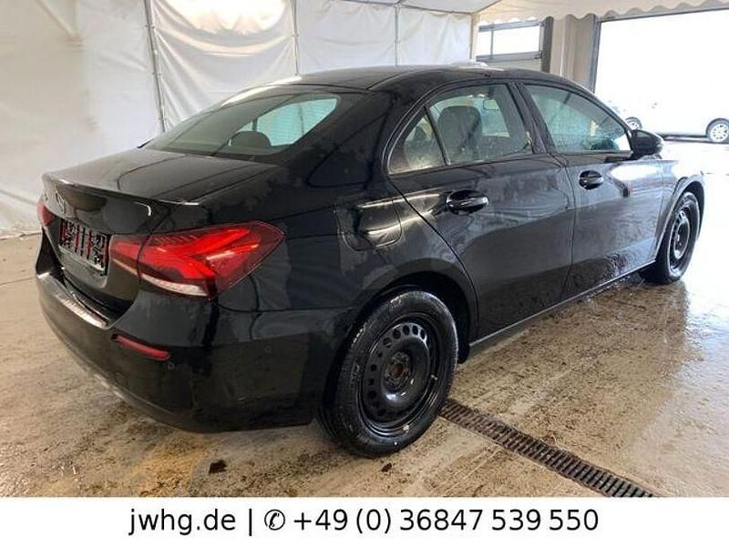 Gebraucht Mercedes A250 218 PS (160 kW) 2022 Nachtschwarz Limousine