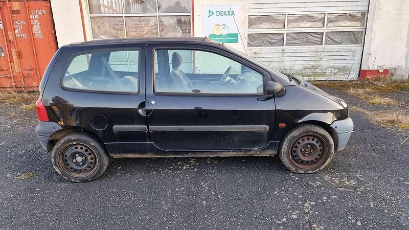 Gebraucht Renault Twingo Authentique 58 PS (42 kW) 2002 Klarlackdeckschicht schwarz Kleinwagen