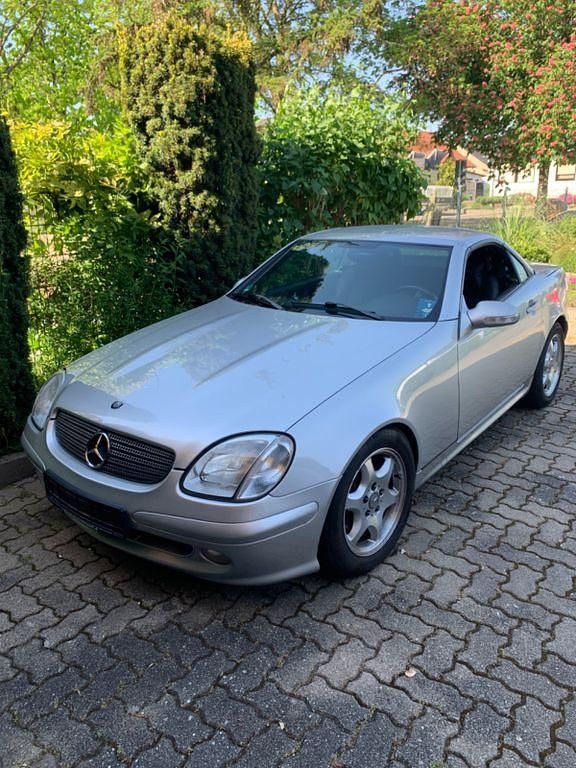 Gebraucht Mercedes SLK230 197 PS (144 kW) 2001 Silber Cabrio
