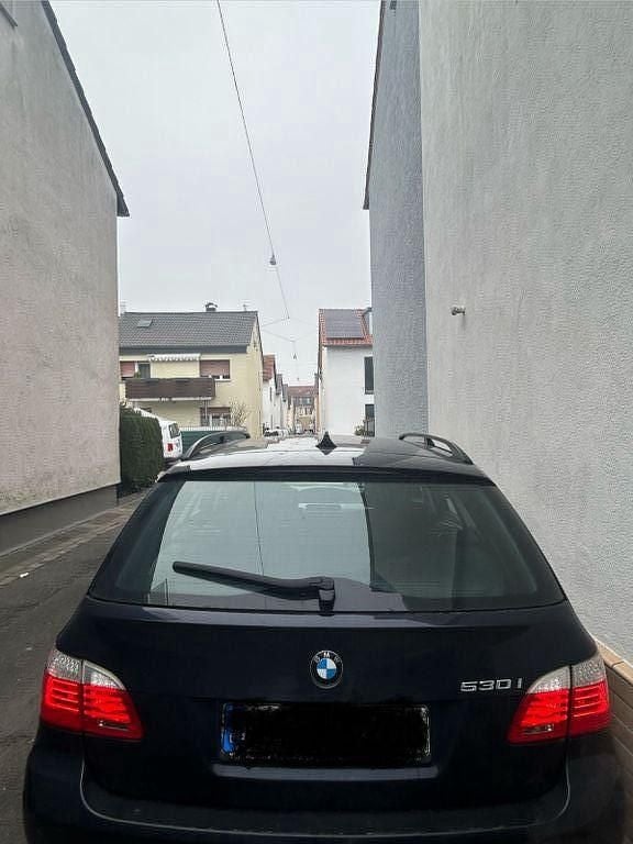 Gebraucht BMW 530 Sport Line 272 PS (200 kW) 2008 Blau Kombi