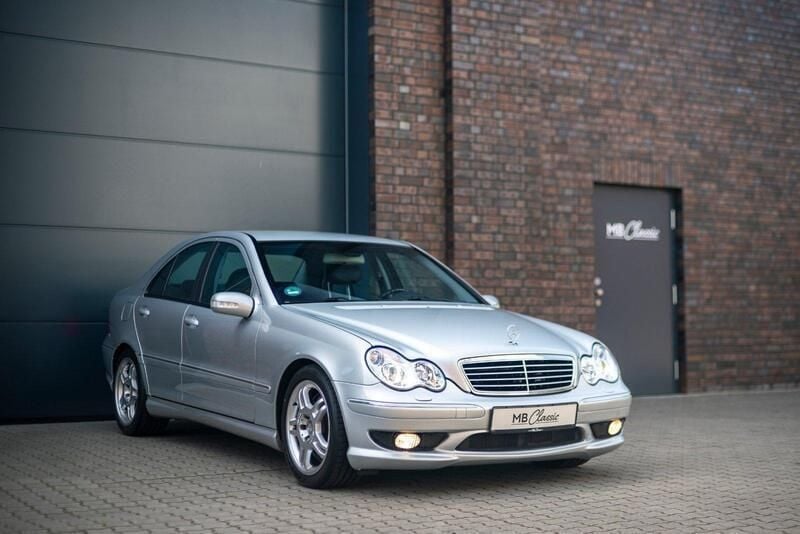 Brillantsilber Gebraucht 2001 Mercedes C32 AMG Avantgarde Limousine | 17.900 € - Bild 1/4