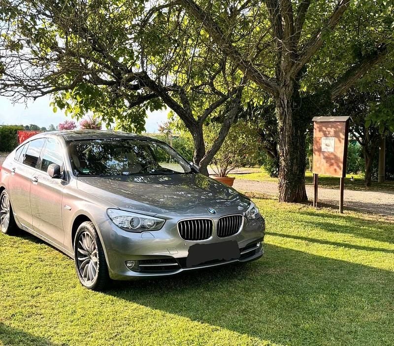 Grau Gebraucht 2012 BMW 535 Gran Turismo Comfort Edition SUV | 18.800 € (Etwas zu teuer) - Bild 1/4