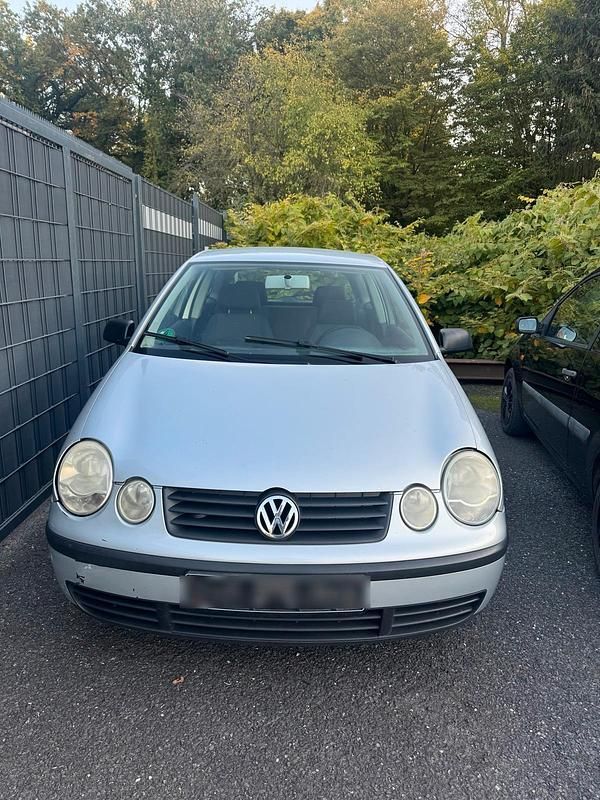 Grau Gebraucht 2002 VW Polo Kleinwagen | 650 € (Guter Preis) - Bild 1/4