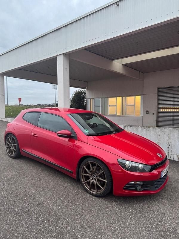 Rot Gebraucht 2009 VW Scirocco Coupé | 5.000 € (Superpreis) - Bild 1/4