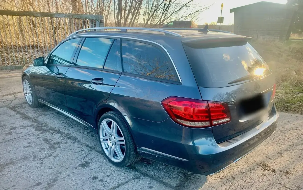Gebraucht Mercedes E300 231 PS (169 kW) 2014 Grau Kombi