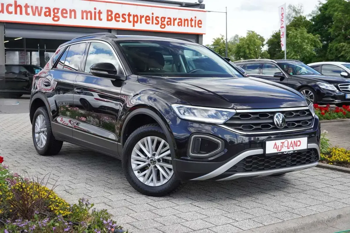 Gebraucht VW T-Roc 110 PS (80 kW) 2023 Deepblackmet. SUV