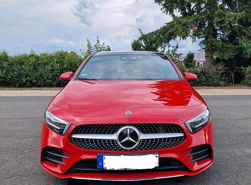 Rot Gebraucht 2019 Mercedes A250 AMG line Limousine | 26.500 € (Fairer Preis) - Bild 1/4