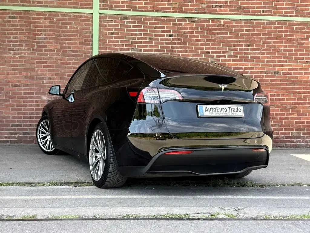 Gebraucht Tesla Model Y Standard Range 255 kW (347 PS) 2023 Schwarz SUV