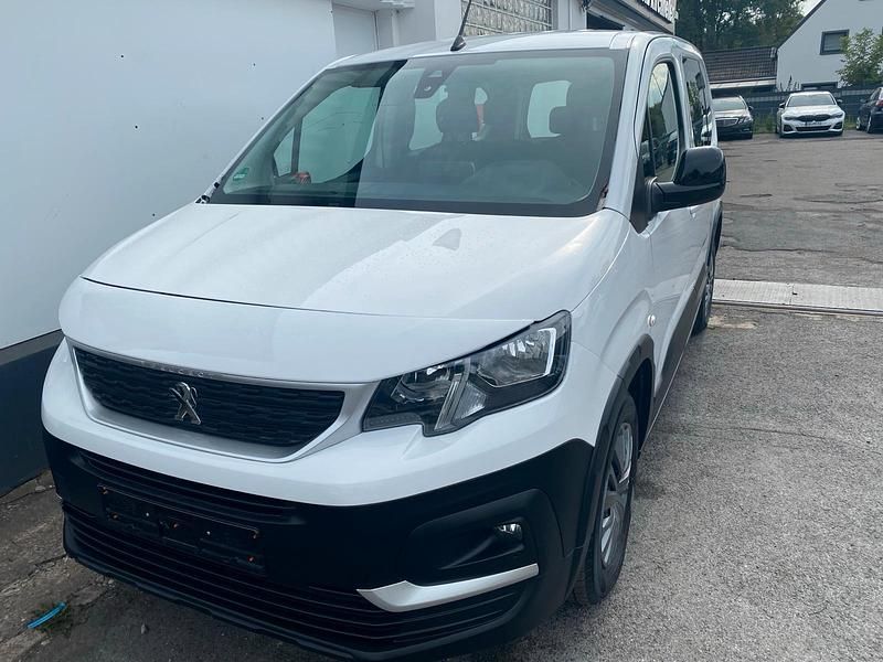 Weiß Gebraucht 2023 Peugeot Rifter Van / Kleinbus | 17.580 € (Superpreis) - Bild 1/4