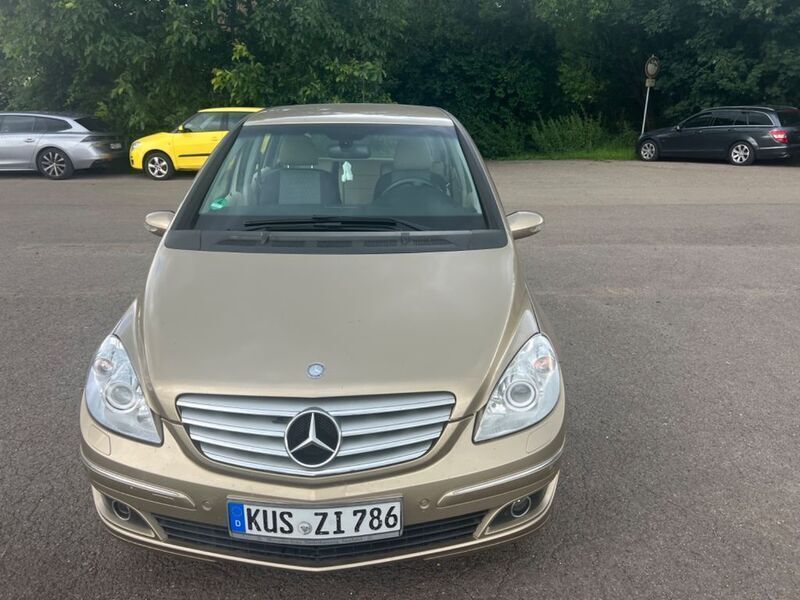 Gold Gebraucht 2007 Mercedes B200 Van / Kleinbus | 2.399 € (Superpreis) - Bild 1/4