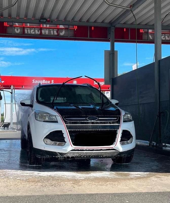 Gebraucht Ford Kuga Titanium 140 PS (102 kW) 2014 Weiß SUV