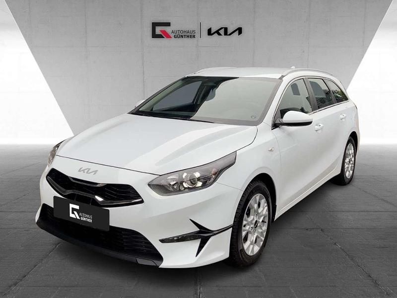 Wd) cararraweiss (weiss Gebraucht 2025 Kia Ceed Sportswagon Vision Kombi | 20.990 € (Guter Preis) - Bild 1/4