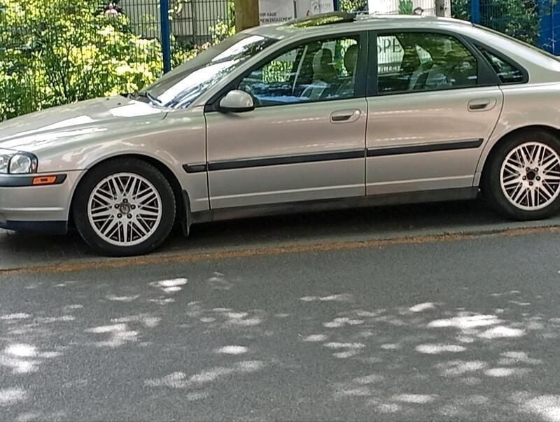 Grau Gebraucht 2000 Volvo S80 Executive Limousine | 3.500 € (Guter Preis) - Bild 1/4