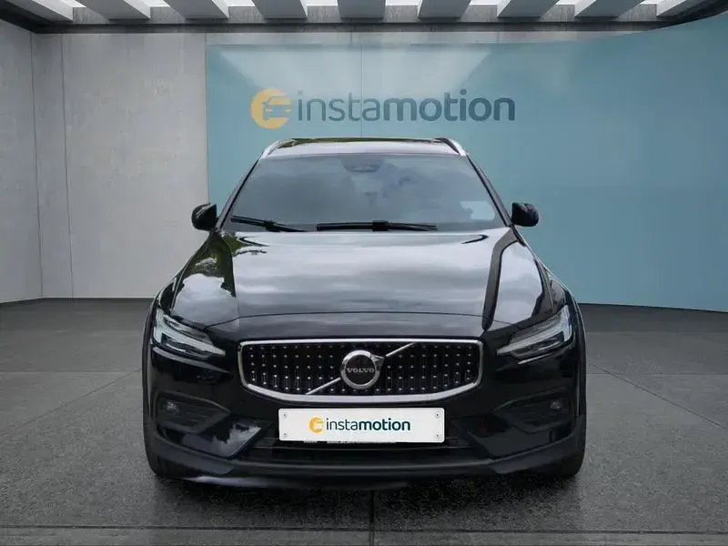 Gebraucht Volvo V60 CC 197 PS (144 kW) 2024 Schwarz Kombi