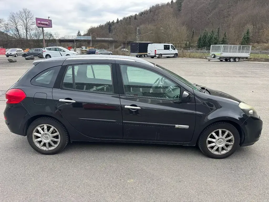 Gebraucht Renault Clio II Dynamique 101 PS (74 kW) 2009 Schwarz Limousine