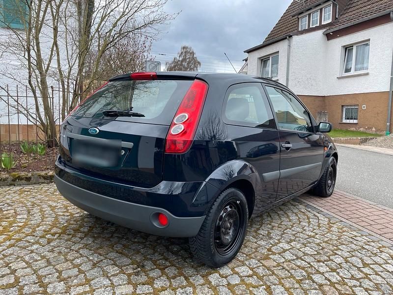 Gebraucht Ford Fiesta 75 PS (55 kW) 2006 Blau Kleinwagen