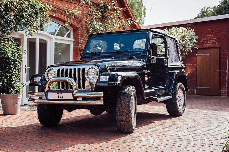 Gebraucht Jeep Wrangler Sahara 169 PS (124 kW) 2000 Schwarz SUV