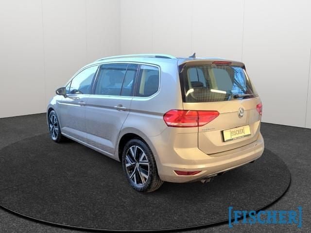 Gebraucht VW Touran Highline 150 PS (110 kW) 2019 Titanium beige Van / Kleinbus