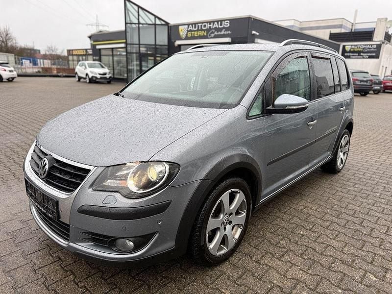 Grau Gebraucht 2009 VW Touran Cross Van / Kleinbus | 5.490 € (Guter Preis) - Bild 1/4