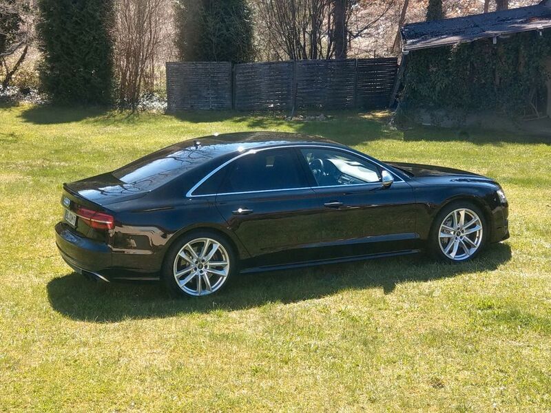 Schwarz Gebraucht 2017 Audi S8 plus Ambiente Limousine | 49.900 € (Fairer Preis) - Bild 1/4