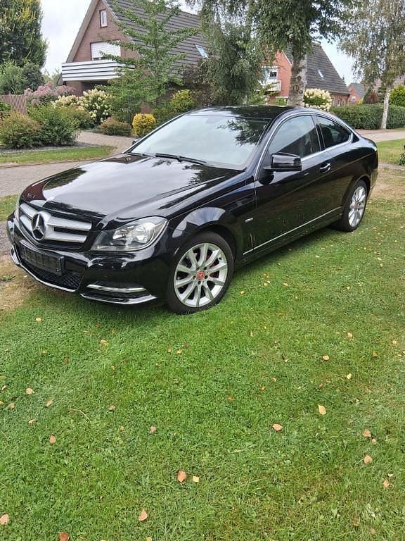 Schwarz Gebraucht 2012 Mercedes C180 Edition 1 Coupé | 12.799 € (Teuer) - Bild 1/4