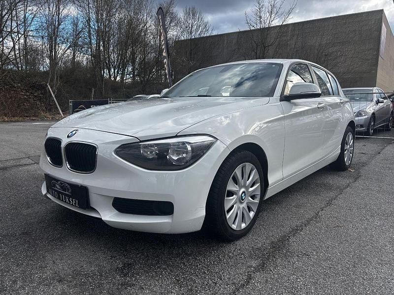 Gebraucht BMW 116 Advantage 136 PS (100 kW) 2012 Weiß Kleinwagen