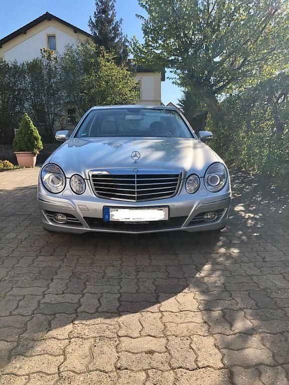 Gebraucht Mercedes E200 Avantgarde 184 PS (135 kW) 2008 Silber Limousine