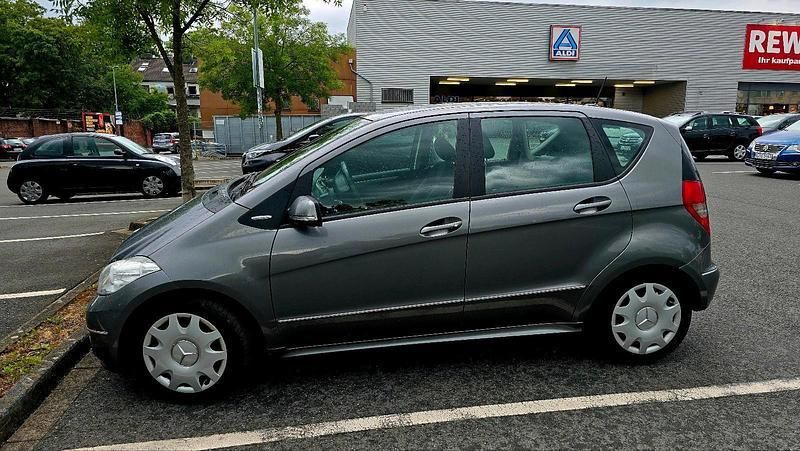 Grau Gebraucht 2009 Mercedes A200 Avantgarde Kombi | 4.499 € (Fairer Preis) - Bild 1/4