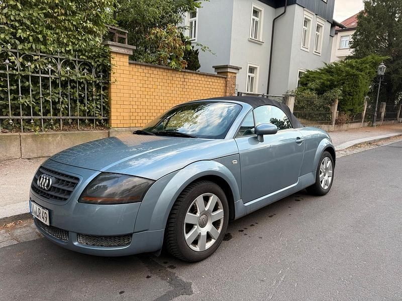 Grau Gebraucht 2002 Audi TT Roadster Cabrio | 2.000 € (Guter Preis) - Bild 1/4