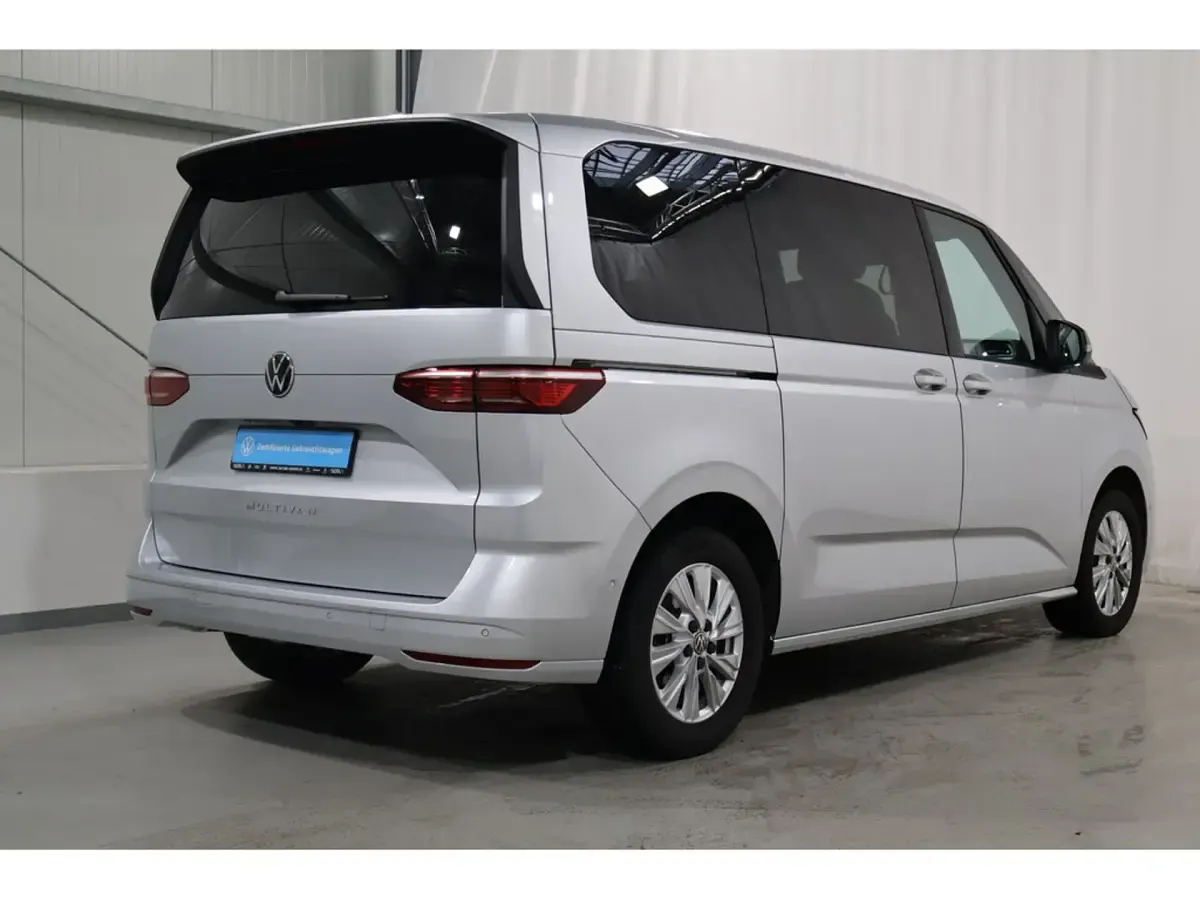 Używany VW Multivan Life 150 KM (110 kW) 2024 Srebrny Minivan