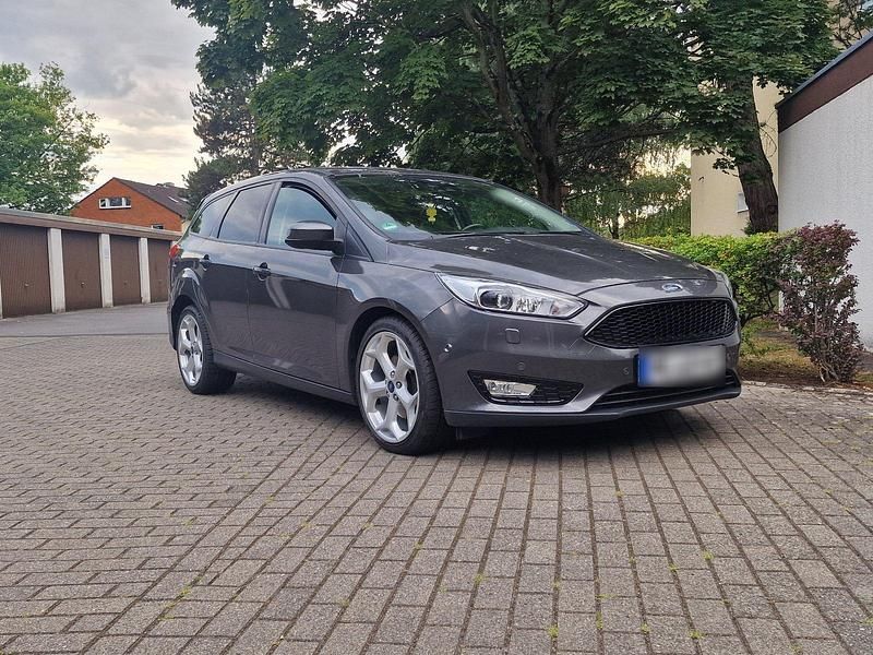 Gebraucht Ford Focus Titanium 150 PS (110 kW) 2017 Grau Kombi