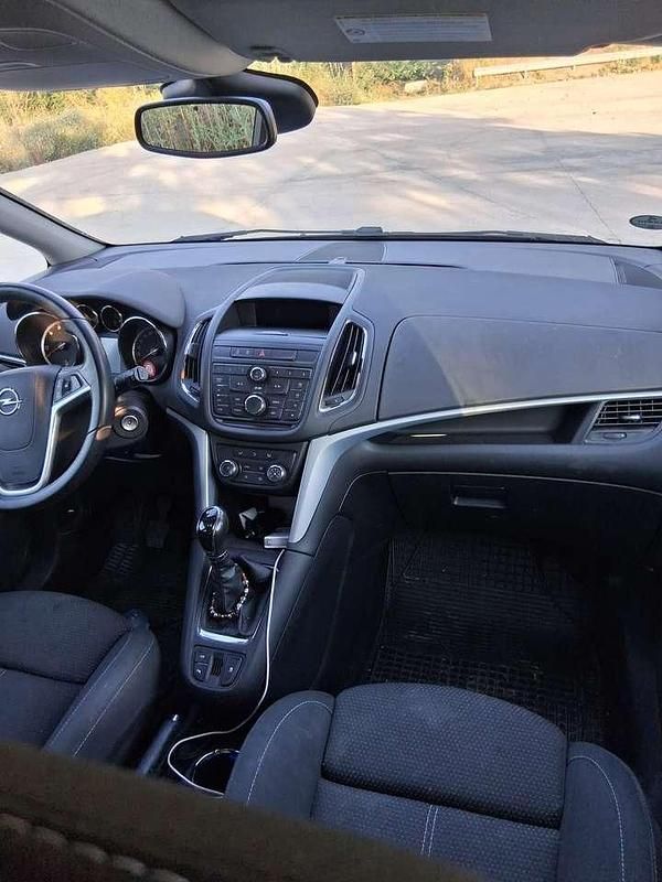 Gebraucht Opel Zafira Edition 101 PS (74 kW) 2013 Schwarz Van / Kleinbus