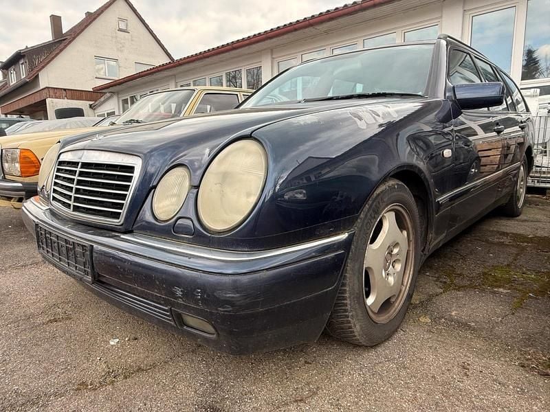 Gebraucht Mercedes E320 Avantgarde 224 PS (164 kW) 1997 Schwarz Kombi