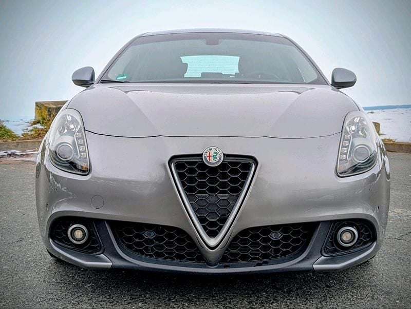 Gebraucht Alfa Romeo Giulietta Super 120 PS (88 kW) 2019 Grau Limousine