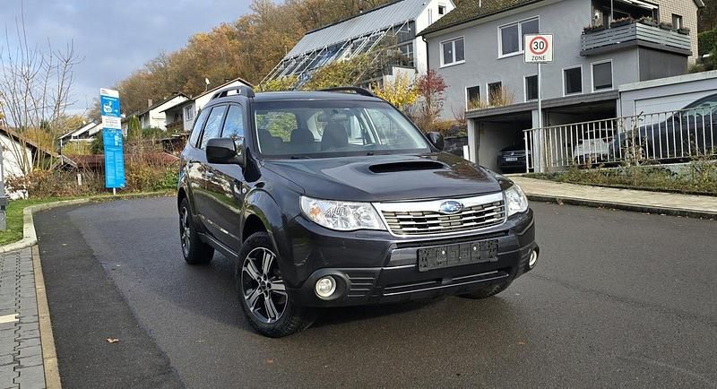 Schwarz Gebraucht 2008 Subaru Forester SUV | 10.900 € (Teuer) - Bild 1/4