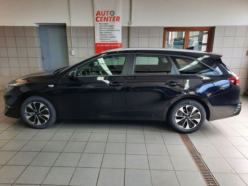 Gebraucht Kia Ceed Sportswagon 140 PS (102 kW) 2024 Schwarz Kombi