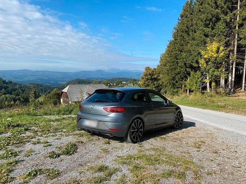 Second-hand Seat Leon SC CUPRA 300 CP (220 kW) 2017 Gri Hatchback