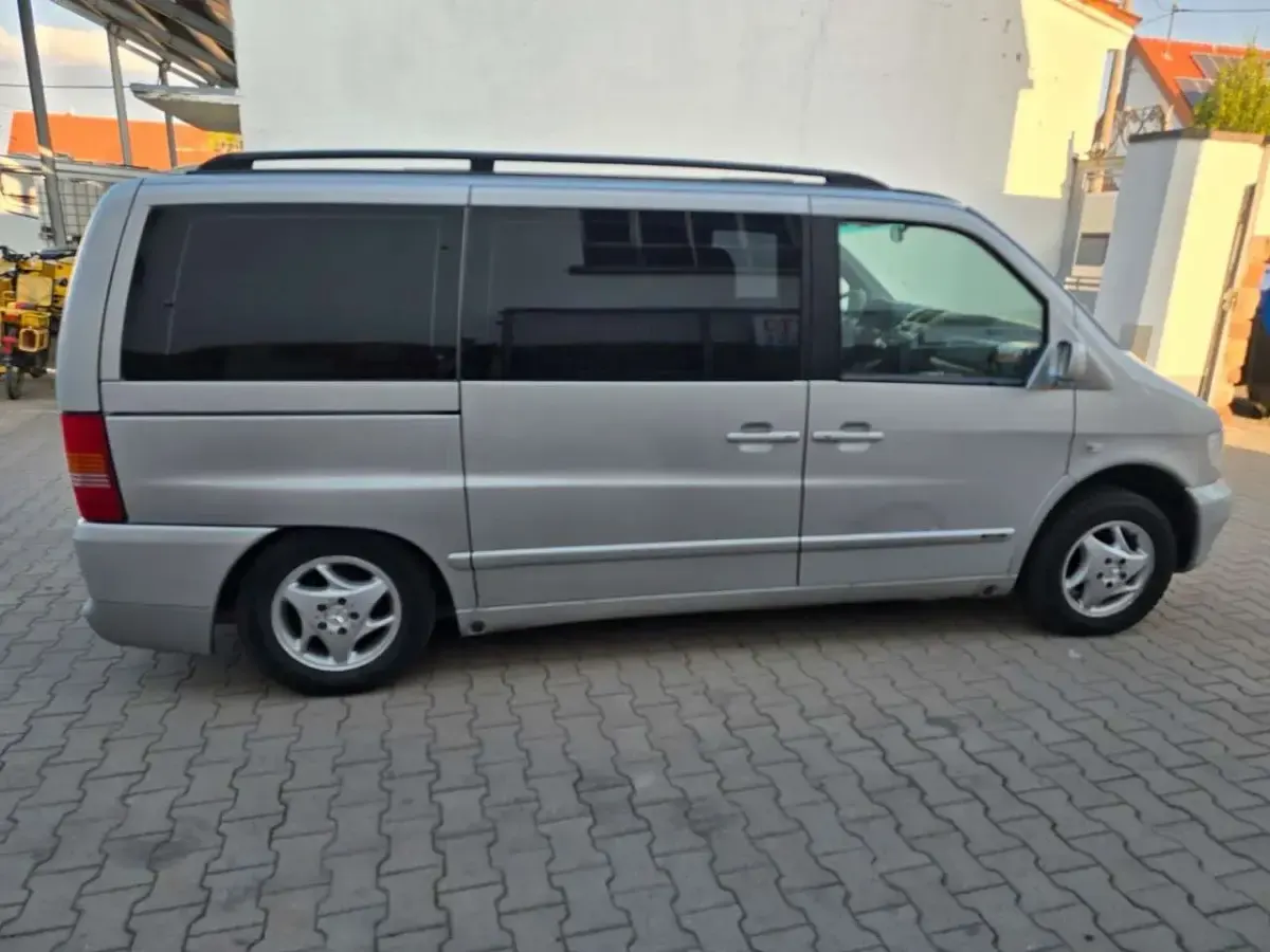 Gebraucht Mercedes V280 174 PS (127 kW) 2001 Silber Van / Kleinbus