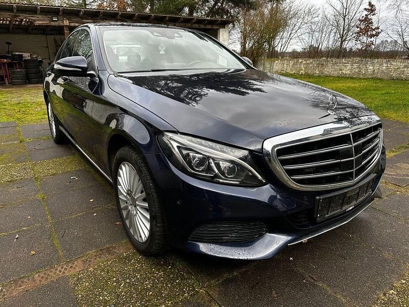 Schwarz Gebraucht 2014 Mercedes C250 Limousine | 12.999 € (Superpreis) - Bild 1/4