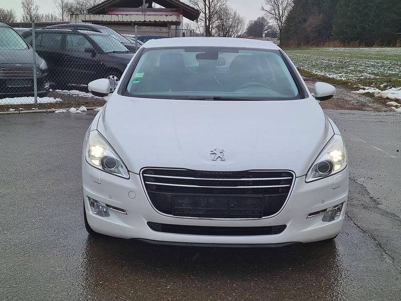 Gebraucht Peugeot 508 Allure 140 PS (102 kW) 2012 Weiß Limousine