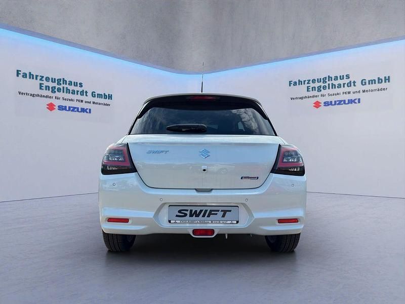 Neu Suzuki Swift Club 83 PS (61 kW) 2025 Weiß Kleinwagen