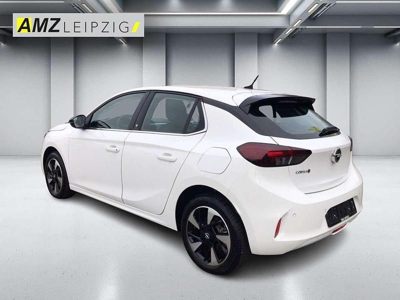 Gebraucht Opel Corsa-e Elegance 100 kW (136 PS) 2023 Jade weiss/arktis weiss Kleinwagen