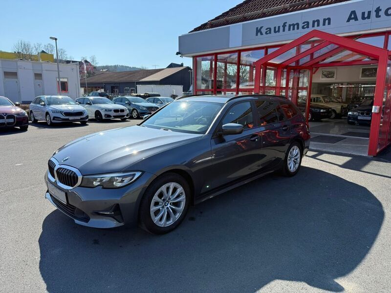 Grau Gebraucht 2020 BMW 320 Advantage Kombi | 17.000 € (Etwas zu teuer) - Bild 1/4