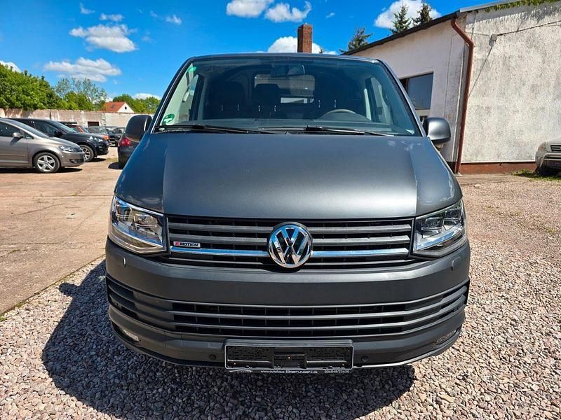 Gebraucht VW Transporter 150 PS (110 kW) 2019 Grau Van