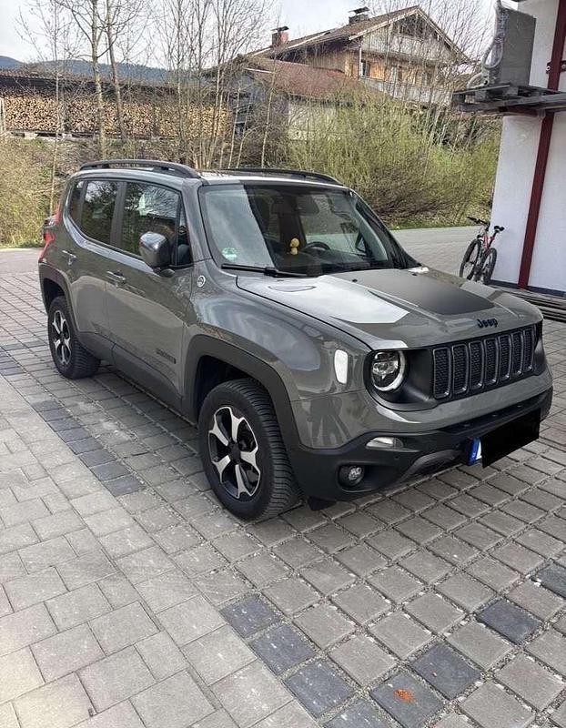 Gebraucht Jeep Renegade Trailhawk 179 PS (131 kW) 2022 Grau SUV